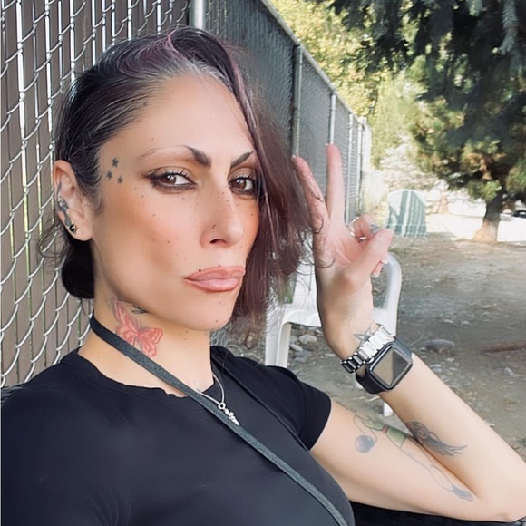 Welcome to my closet! - Picture 1 of 2